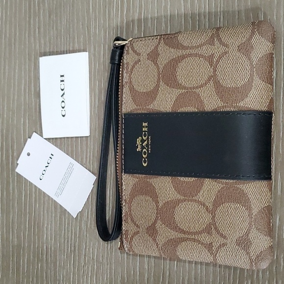 COACH Signature Logo wrestlet NWT - Picture 1 of 7